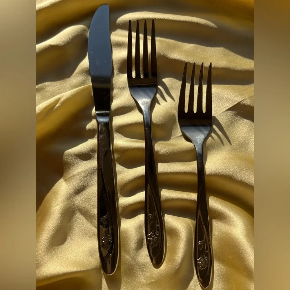 VINTAGE Dead Stock Americana Beauty Rose Flatware Set - New in Box - Picture 7 of 16